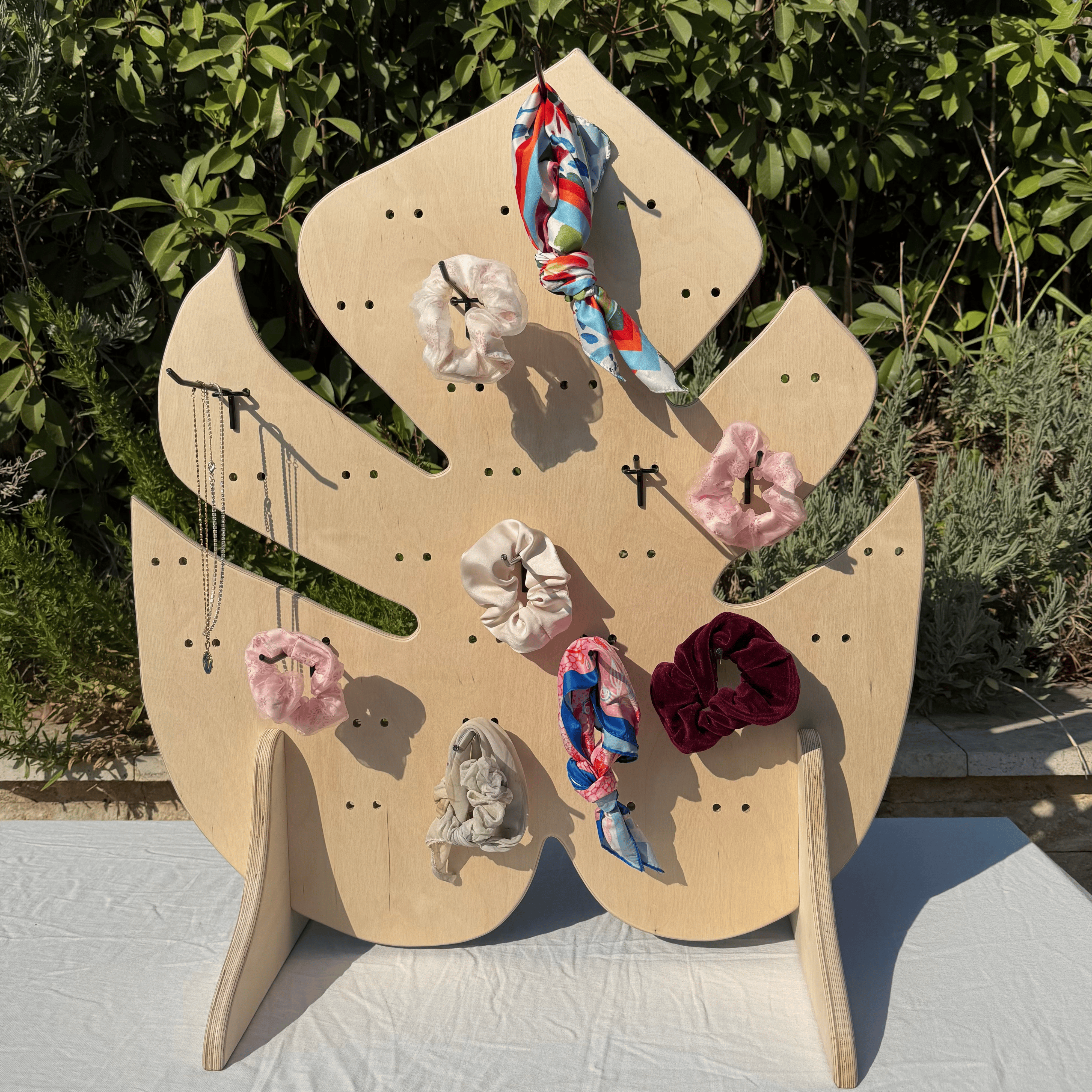 Monstera Pegboard Masaüstü Ürün Teşhir Standı + Metal Askılar