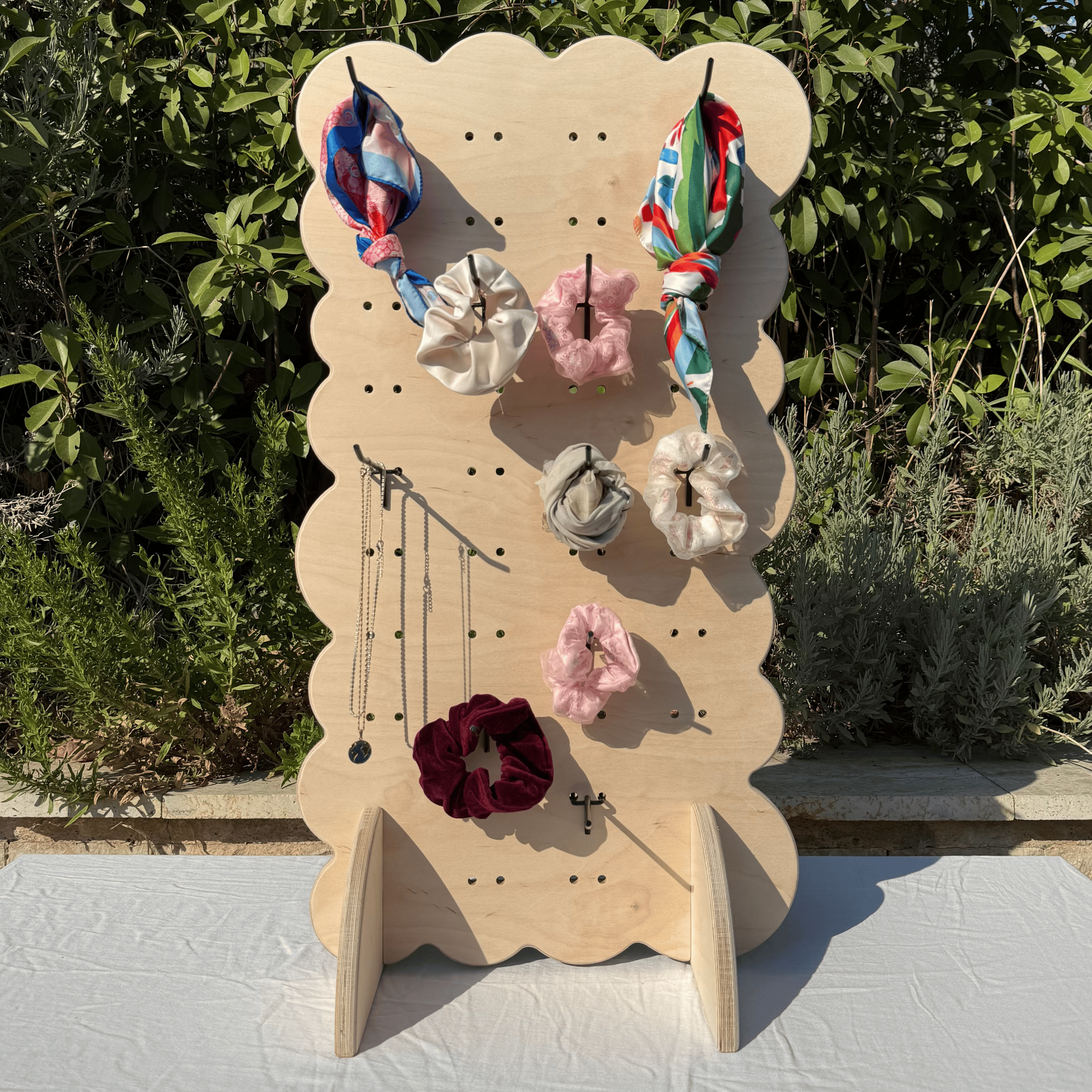 Biscuit Pegboard Masaüstü Ürün Teşhir Standı + Metal Askılar