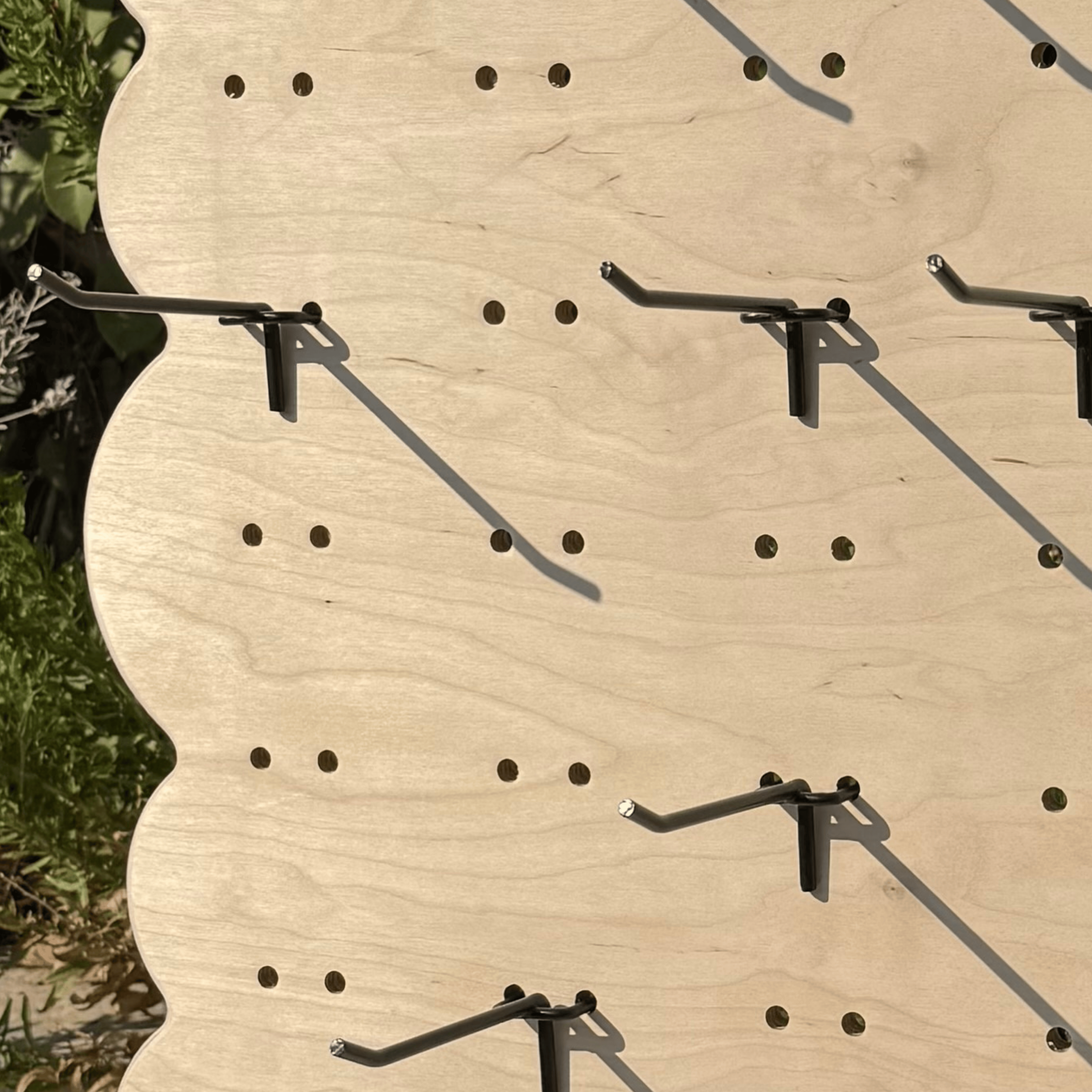 Biscuit Pegboard Masaüstü Ürün Teşhir Standı + Metal Askılar