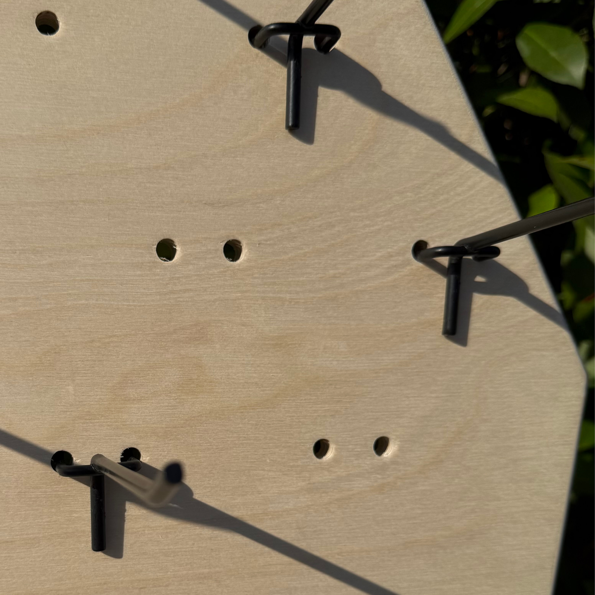 Coffin Pegboard Masaüstü Ürün Teşhir Standı + Metal Askılar